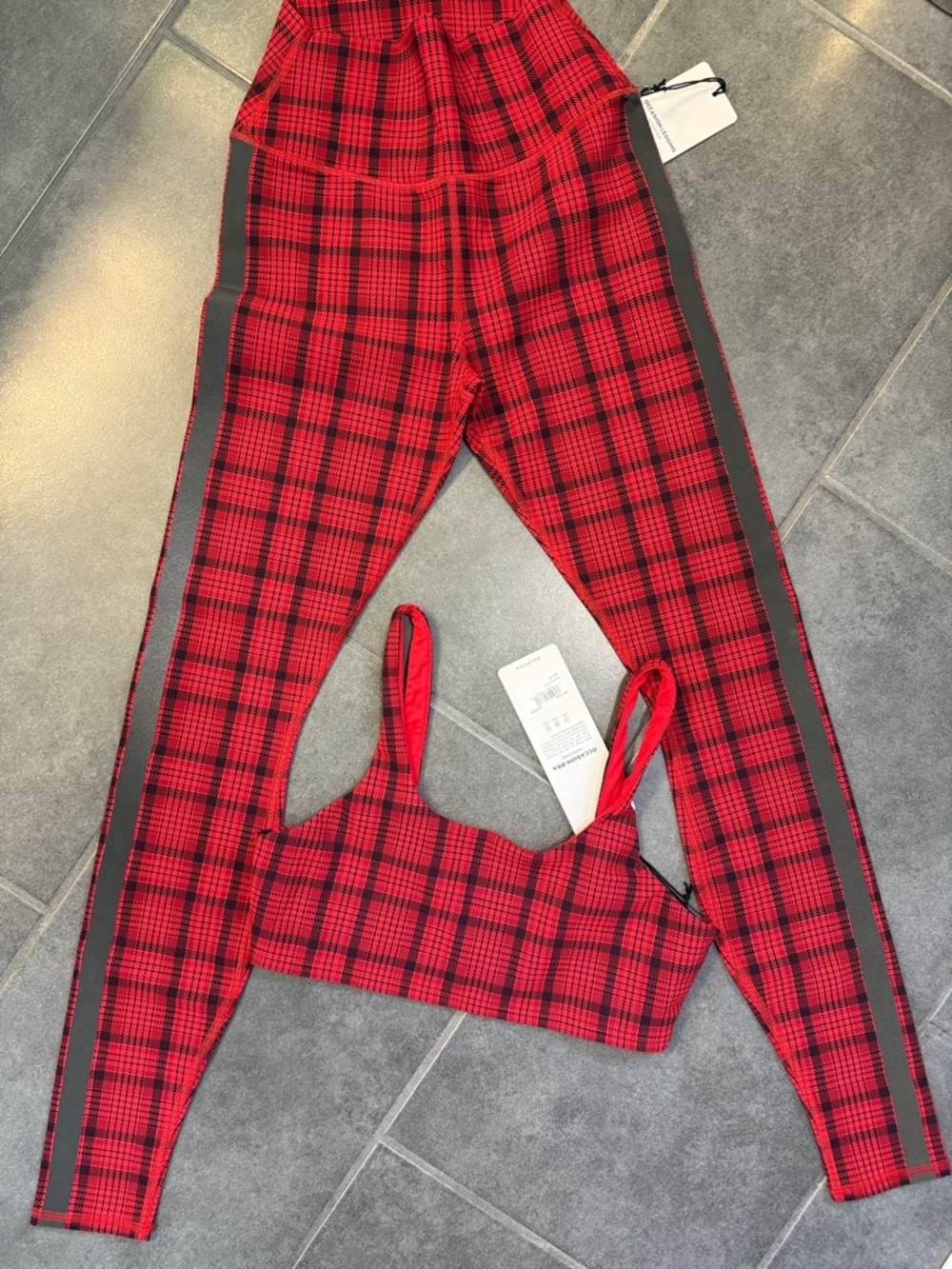 New! ALO YOGA Scarlet Plaid Print RARE! XS Leggings + Med Bra Top SOLD AS A SET - Picture 13 of 15